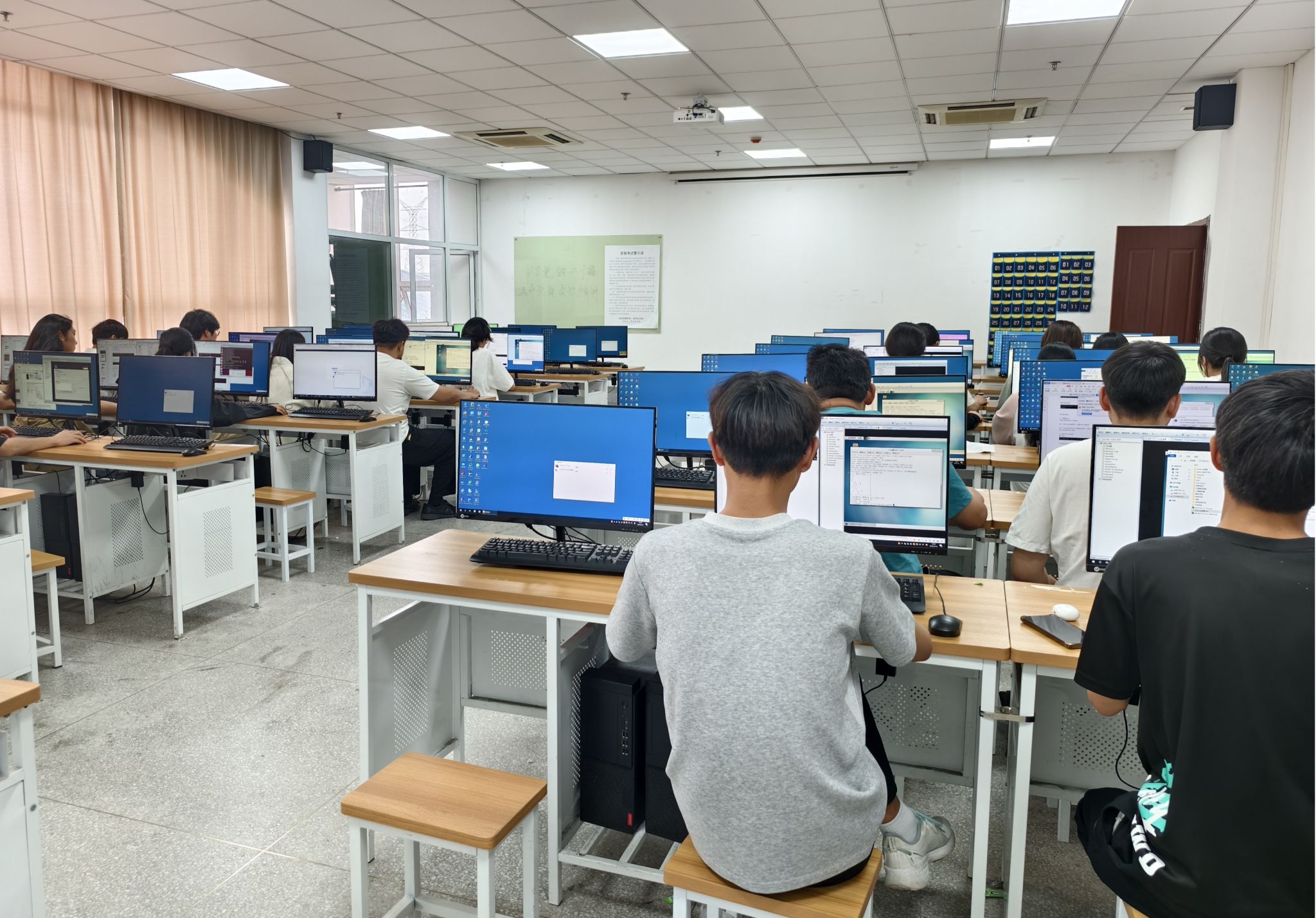 數(shù)據(jù)驅(qū)動(dòng)未來 校第十一屆技能大賽大數(shù)據(jù)應(yīng)用開發(fā)賽項(xiàng)精彩回顧